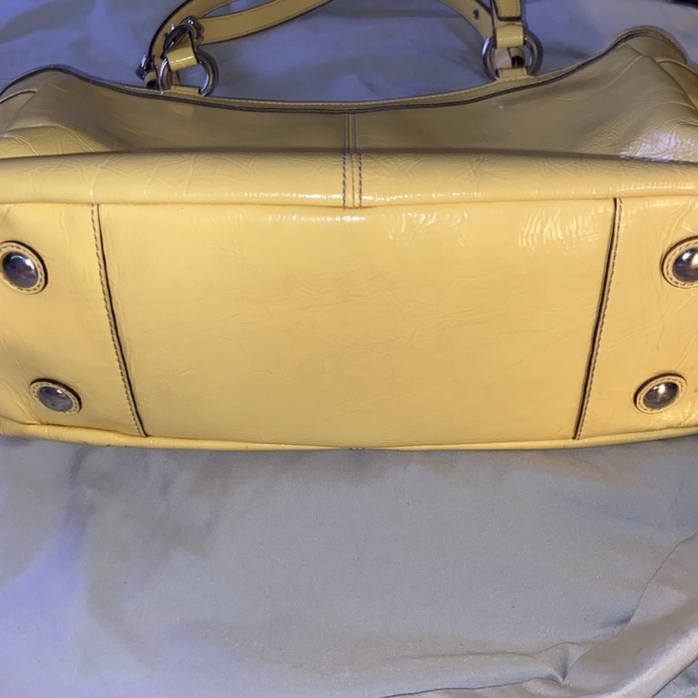Coach Gallery East West Tote EUC - Picture 4 of 9